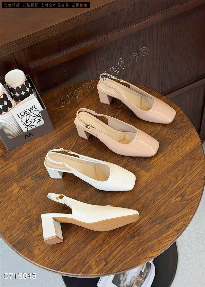 包头后空女凉鞋