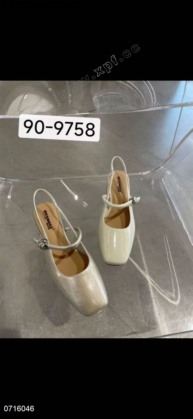 包头后空女凉鞋