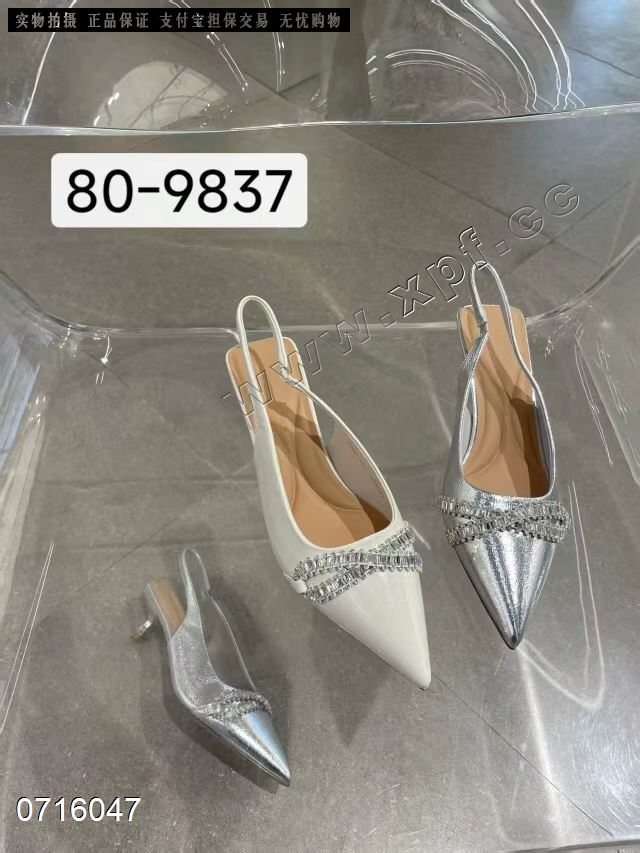 包头后空女凉鞋