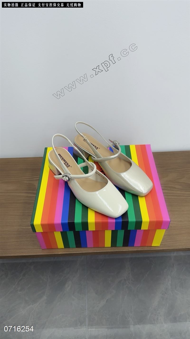 包头后空女凉鞋