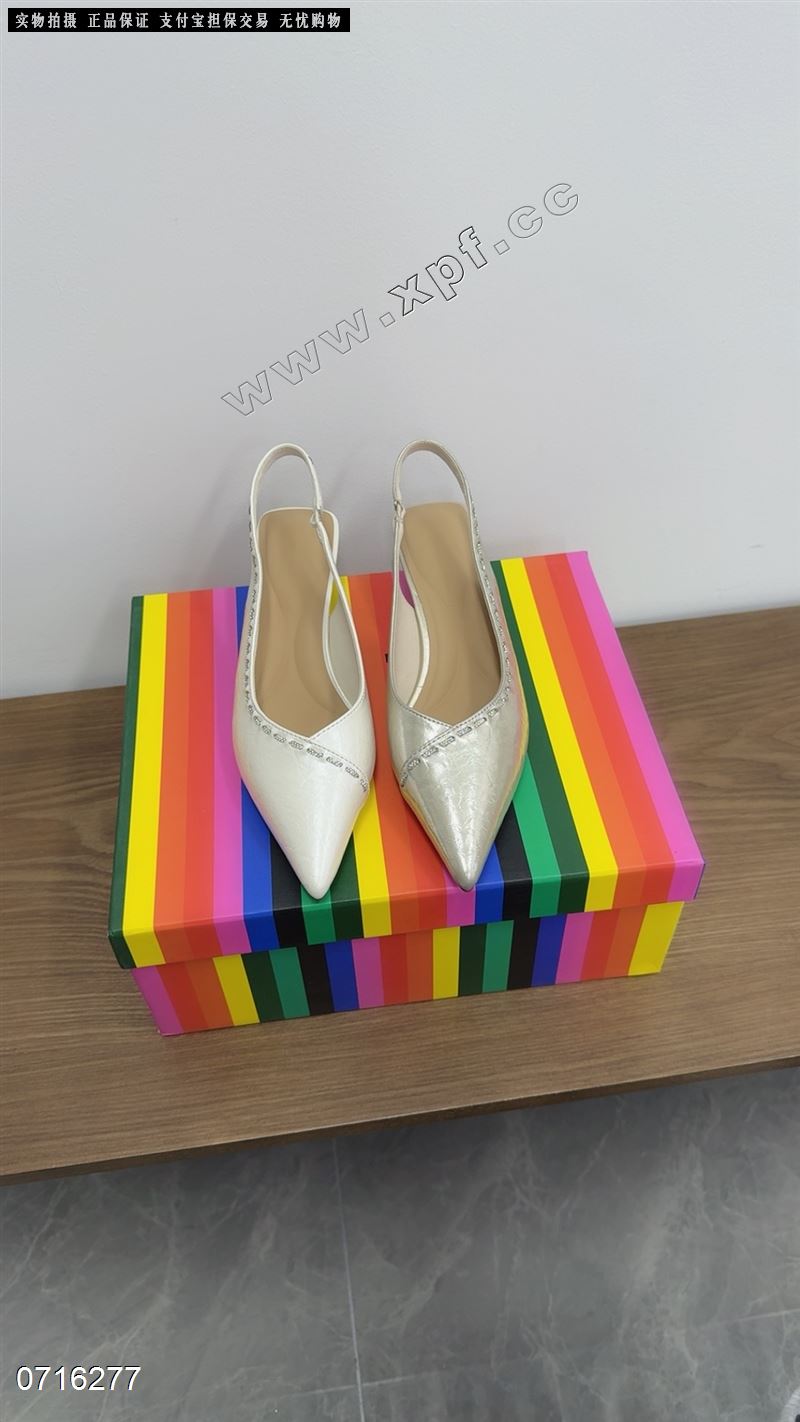 包头后空女凉鞋