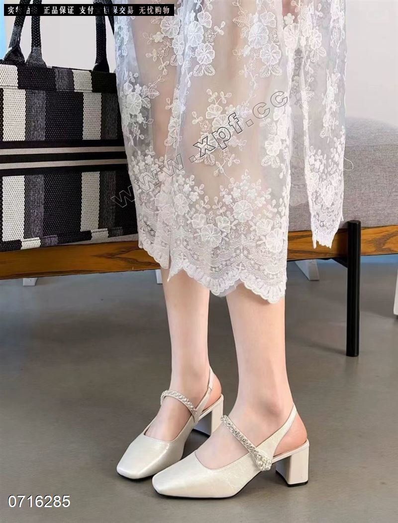 M998  包头后空女凉鞋  米色566778金色66