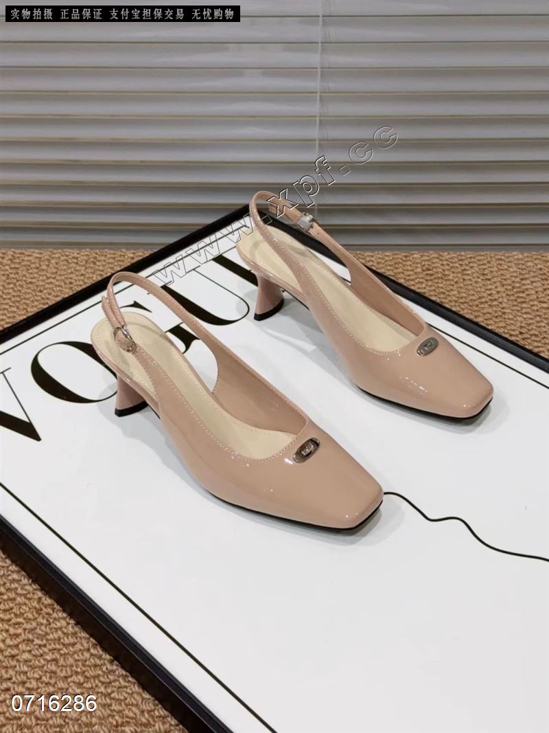 M998 包头后空女凉鞋 粉色456788米色456678