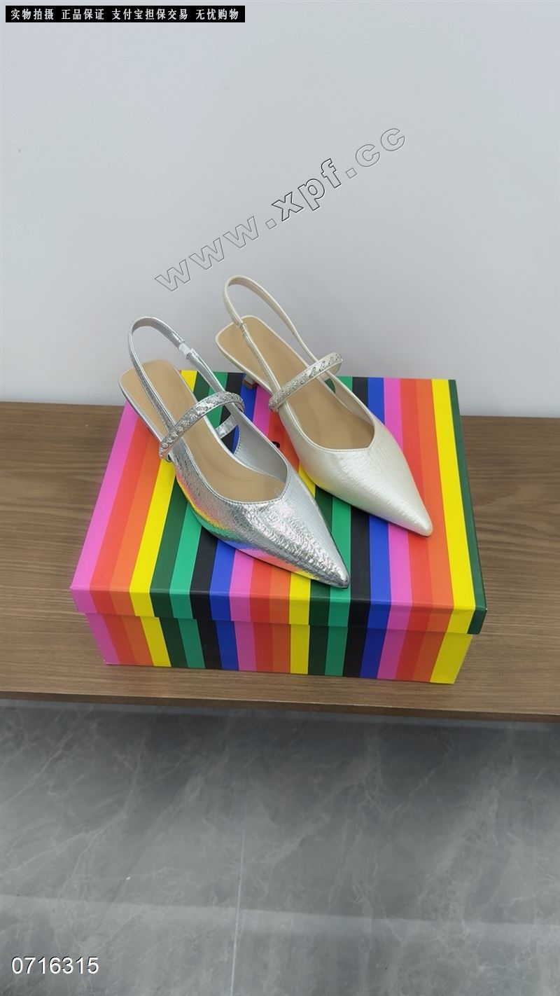 包头后空女凉鞋