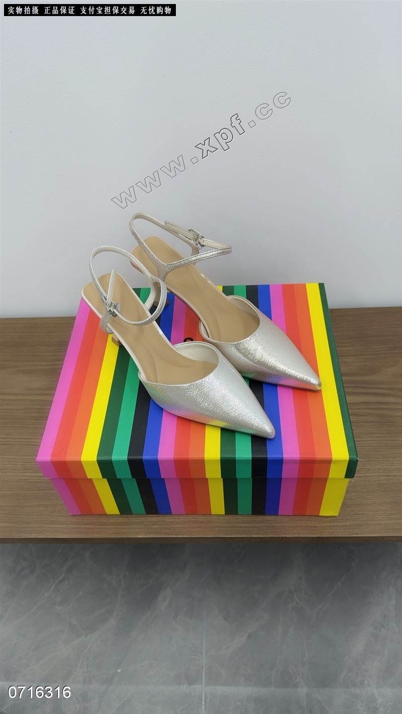 包头后空女凉鞋