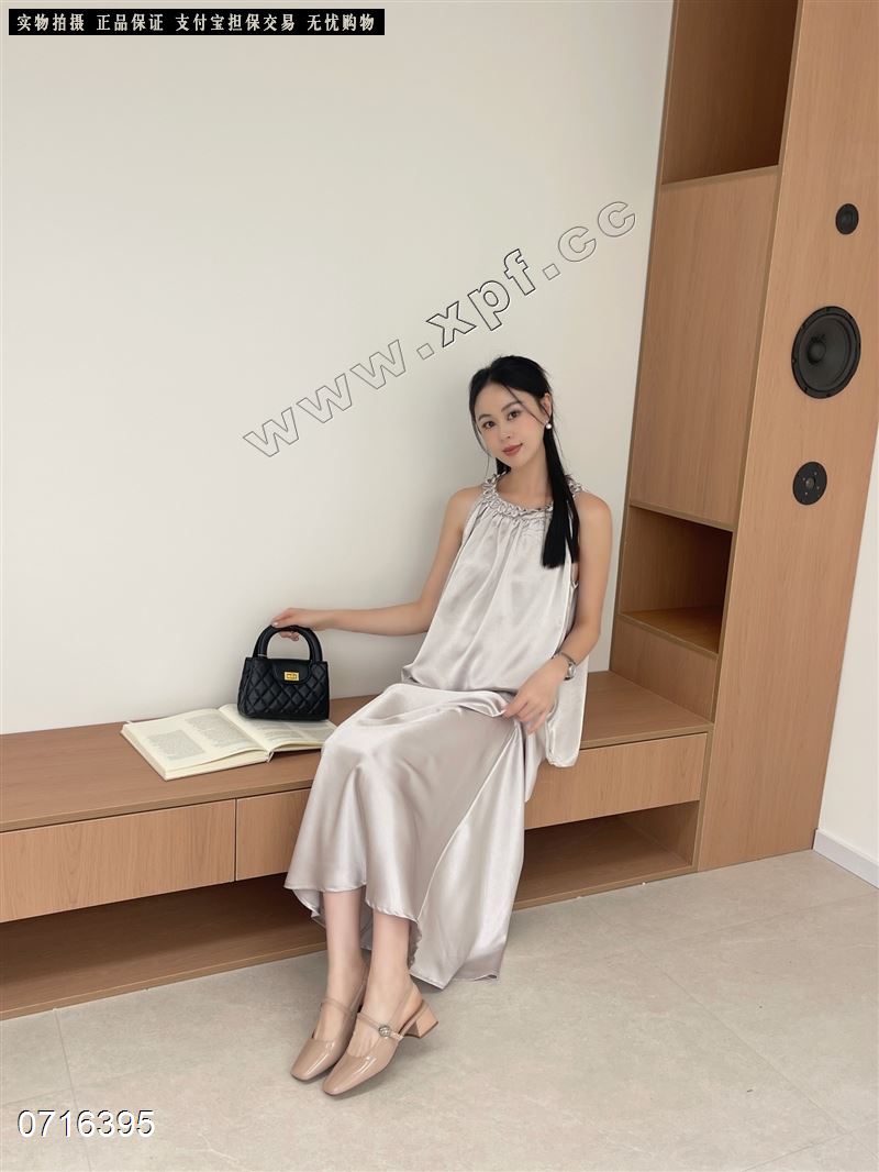 包头后空女凉鞋