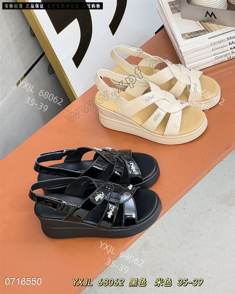 新款坡跟厚底露趾女凉鞋68062