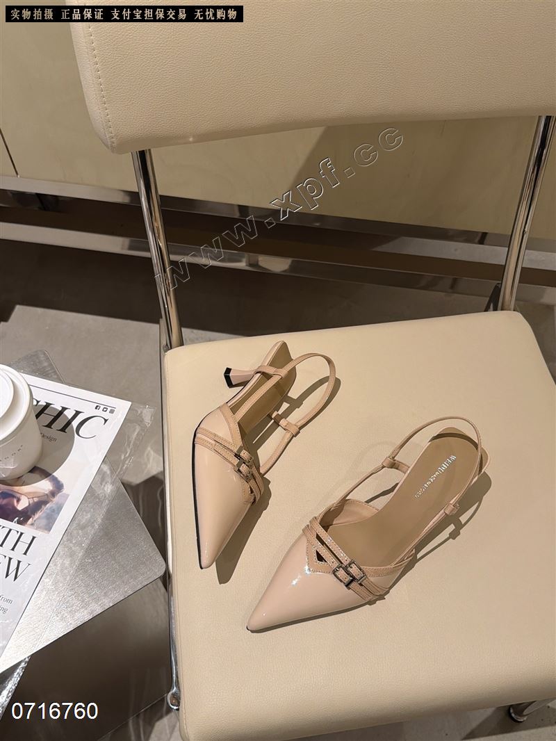 包头后空女凉鞋