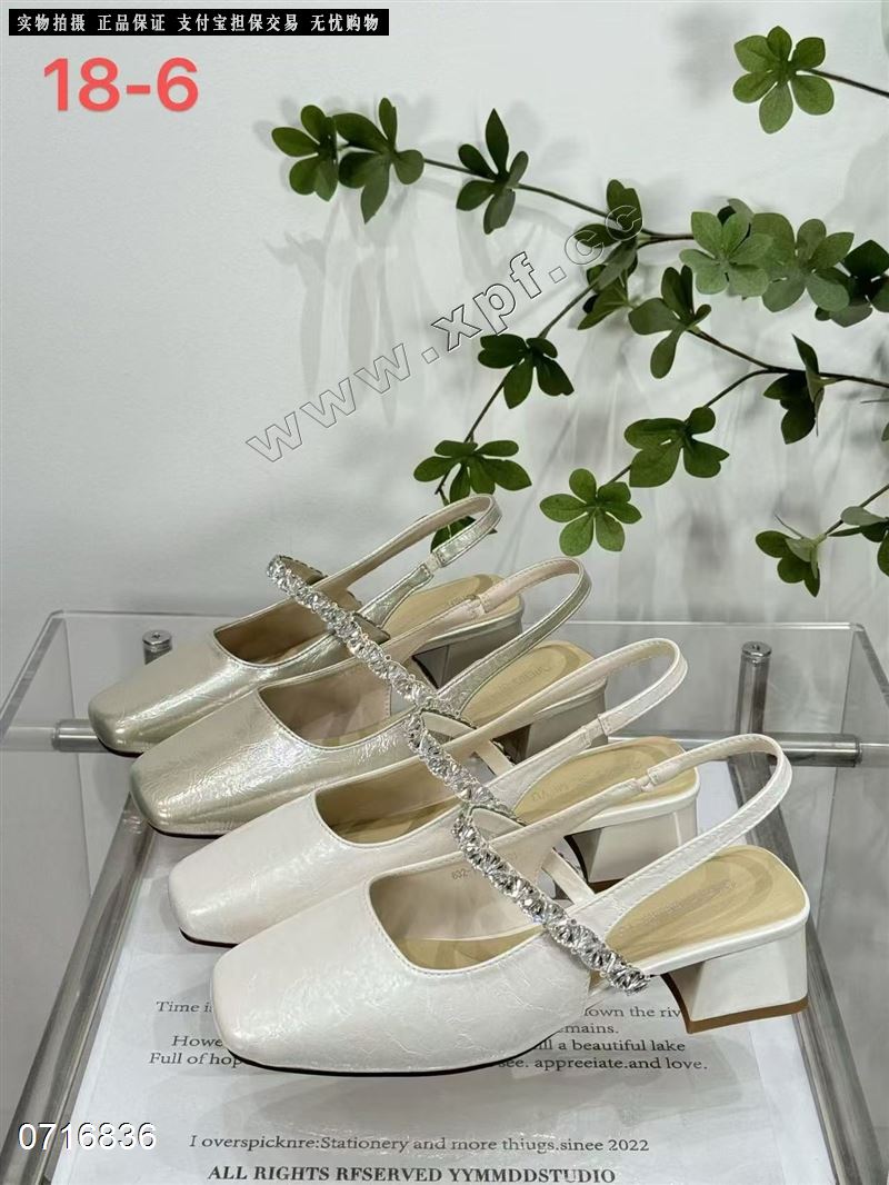 包头后空女凉鞋