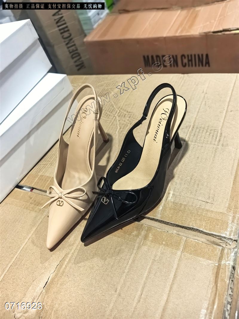 包头后空女凉鞋