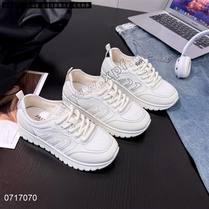 新款超轻软底双网透气休闲鞋