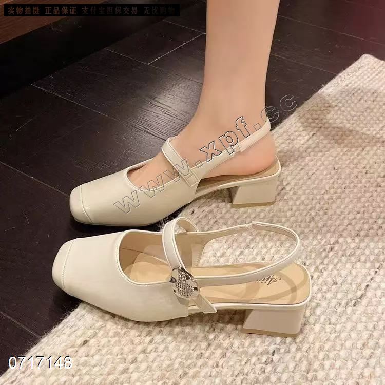 包头后空女凉鞋