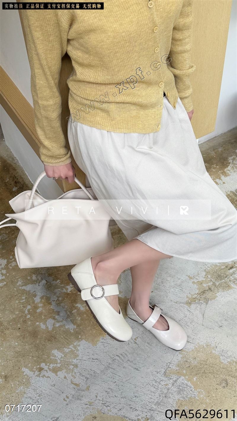 𝐑𝐄𝐓𝐀 𝐕𝐈𝐕𝐈  5629611