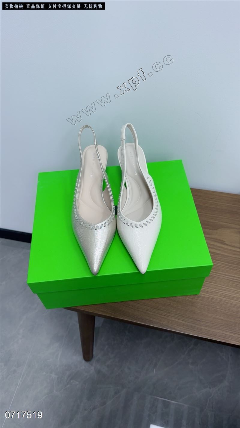 包头后空女凉鞋