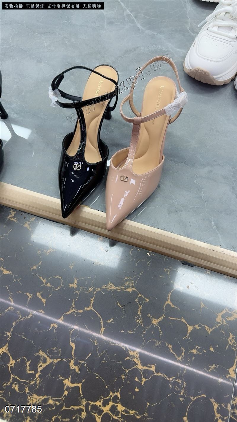 包头后空女凉鞋