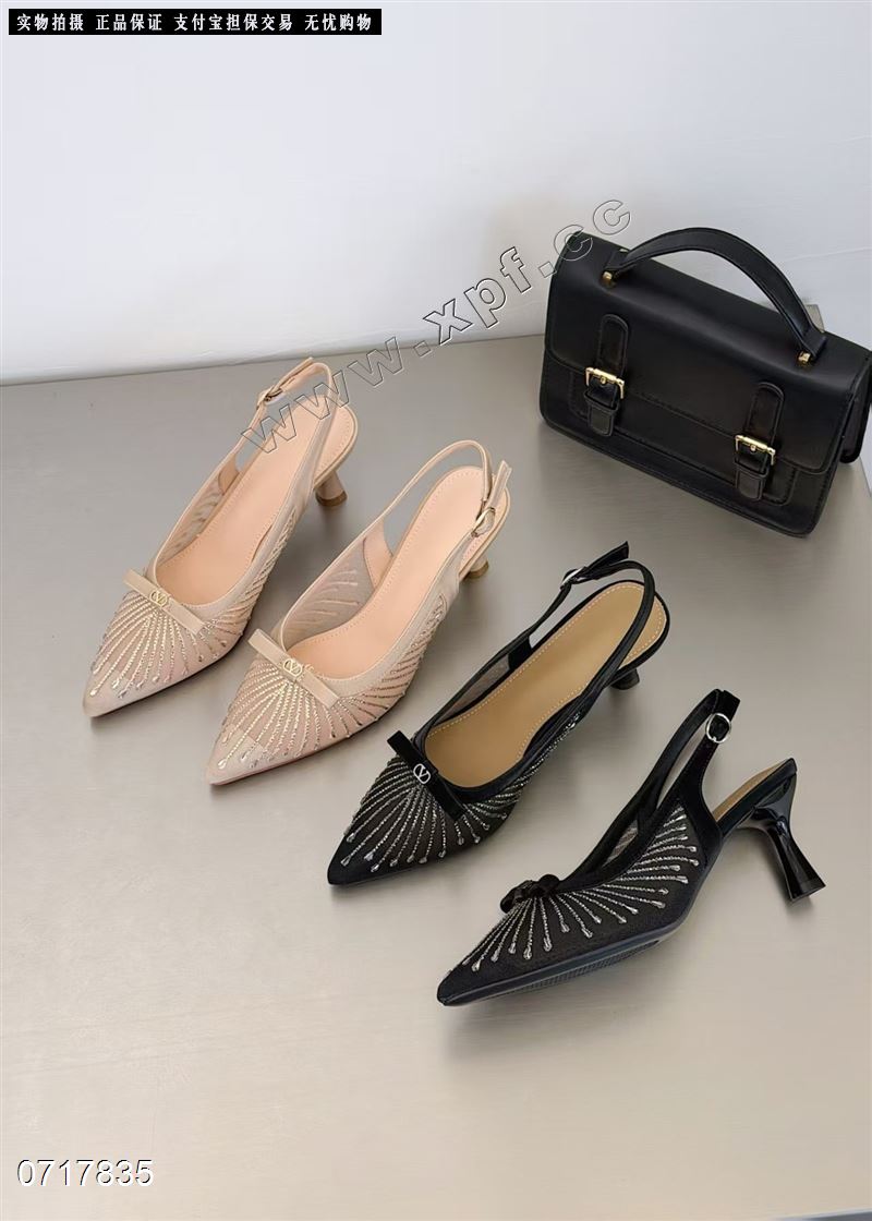 新款包头后空女凉鞋