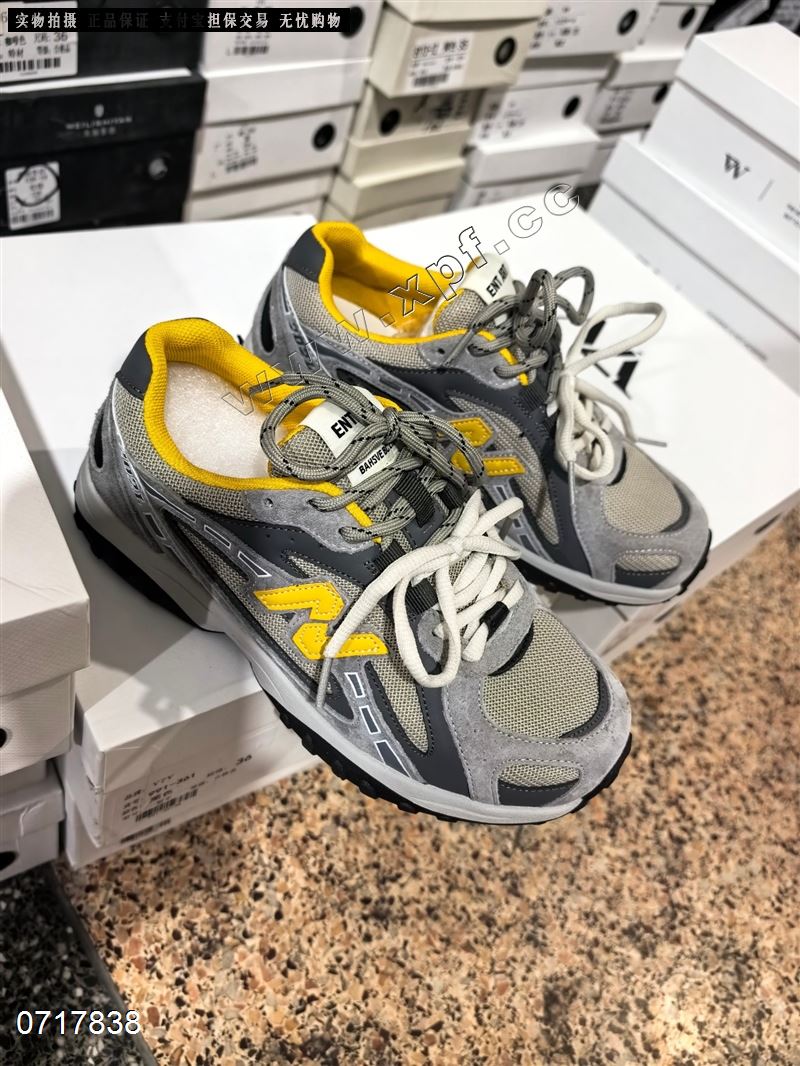 时尚休闲鞋6728-1  剩5678清货