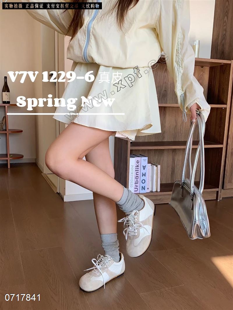 时尚休闲鞋1229-6  两色556679清货