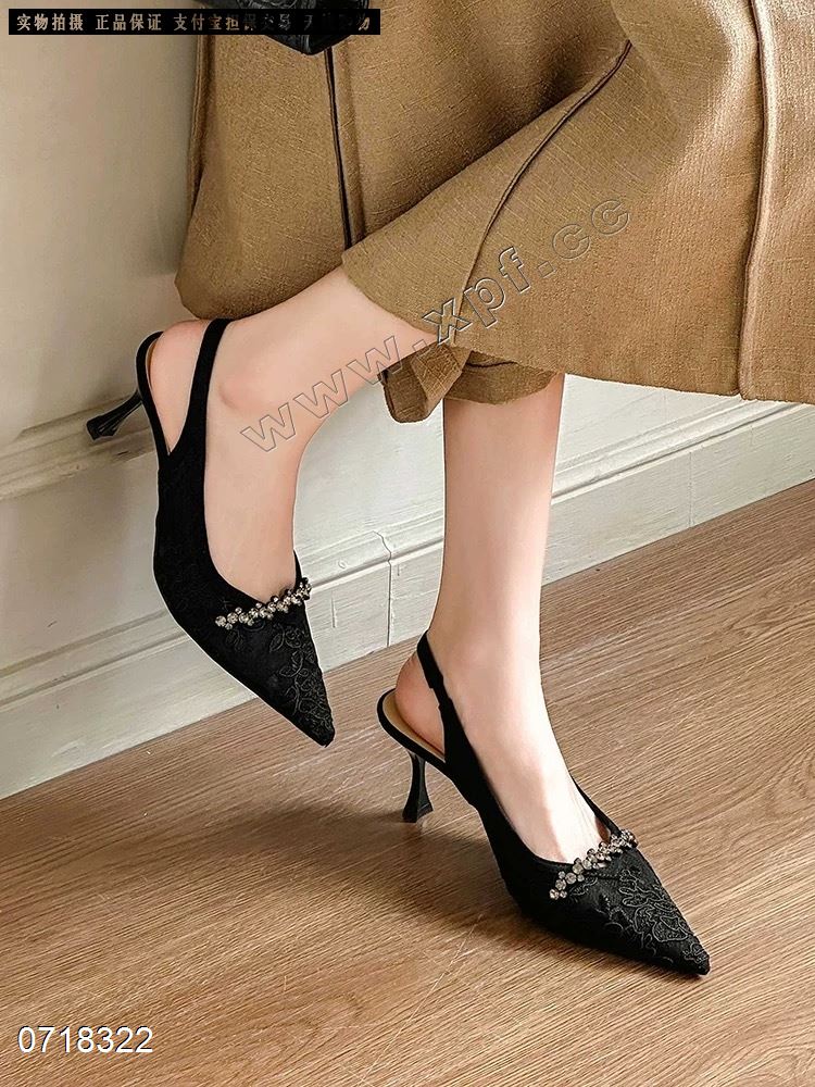 包头后空女凉鞋