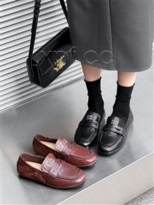 M̤̮O̤̮N̤̮I̤̮K̤̮A̤ D5103-11  头层手抓牛皮