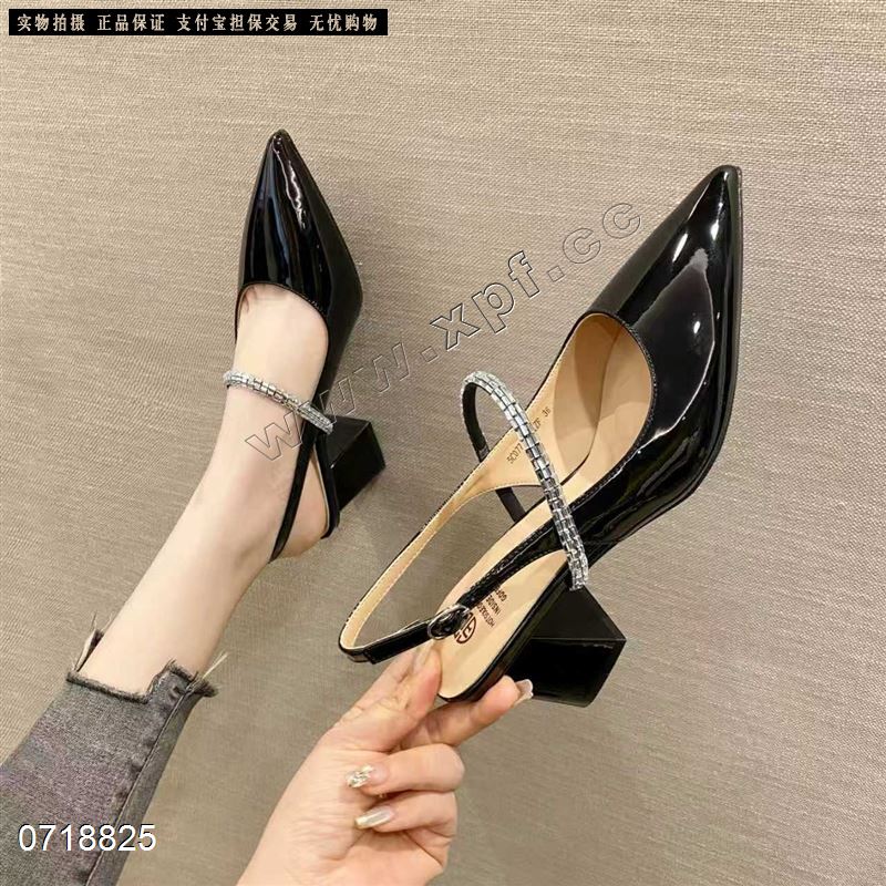 包头后空女凉鞋