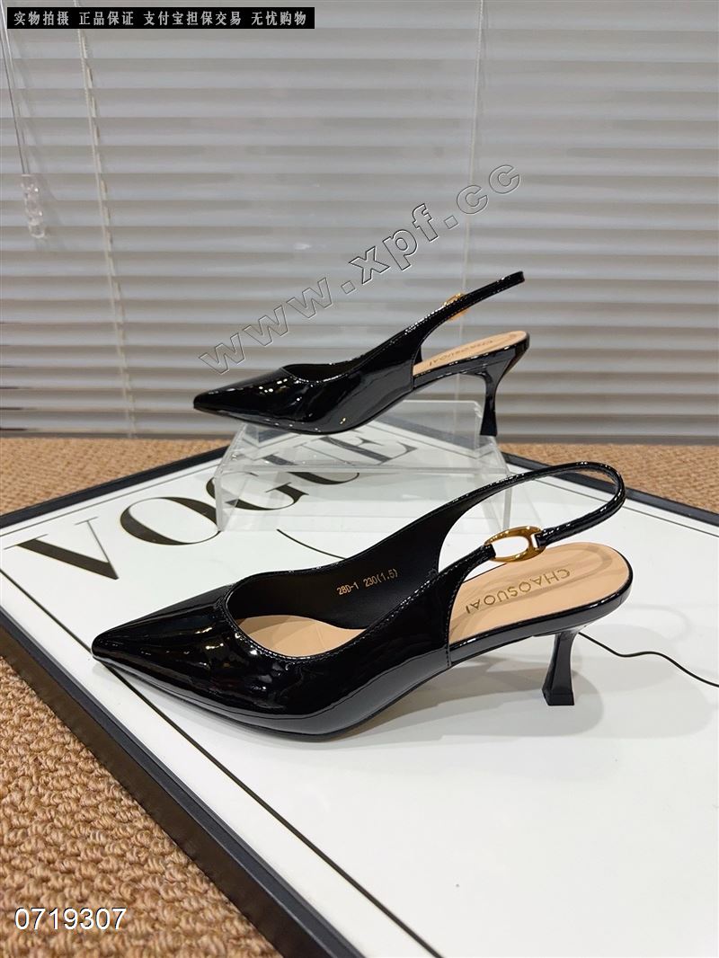 包头后空女凉鞋