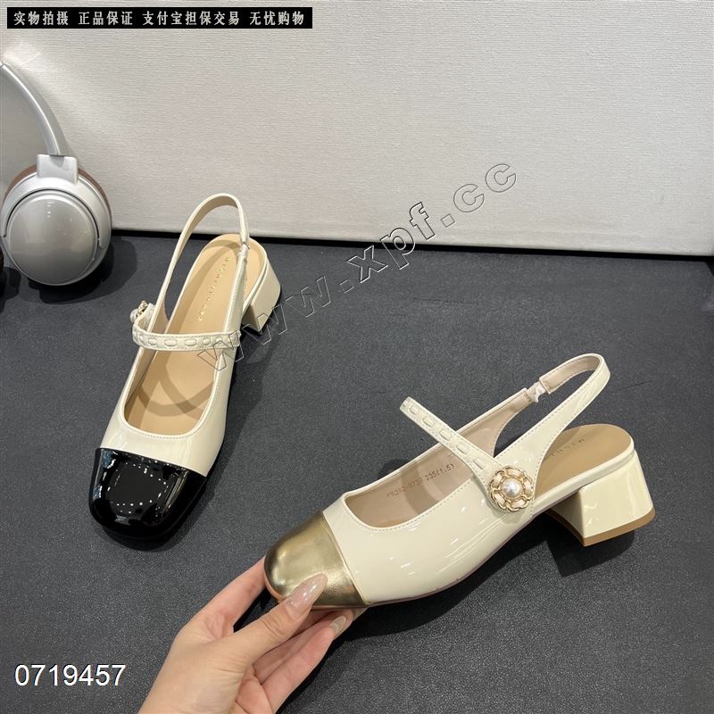 包头后空女凉鞋