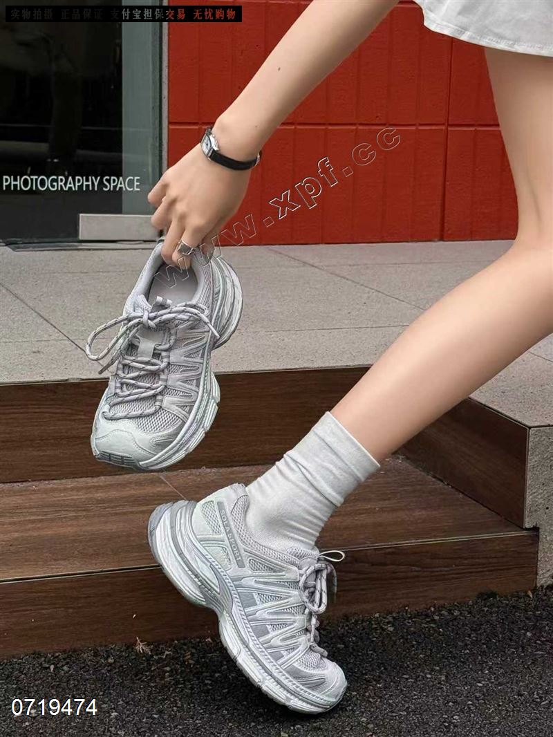 新款透网厚底休闲鞋5608