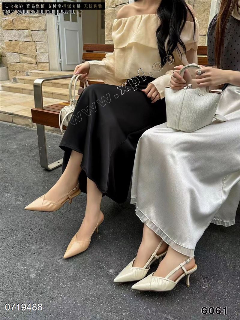 包头后空女凉鞋