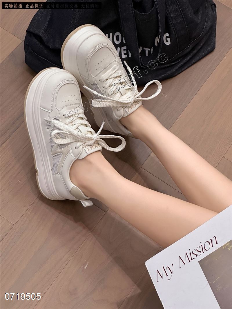 厚底透网小白鞋