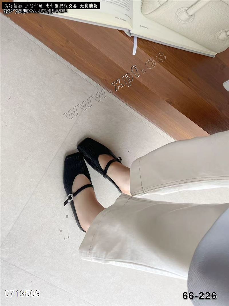 时尚拖鞋66-226