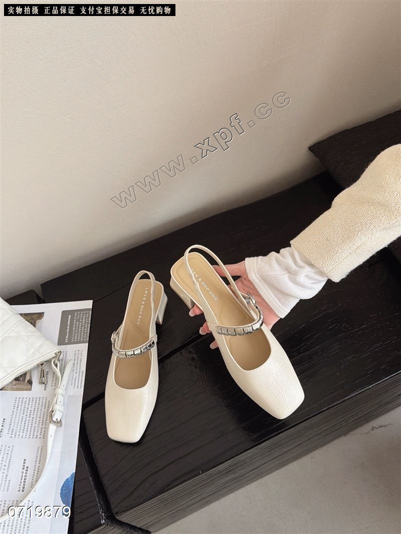 包头后空女凉鞋