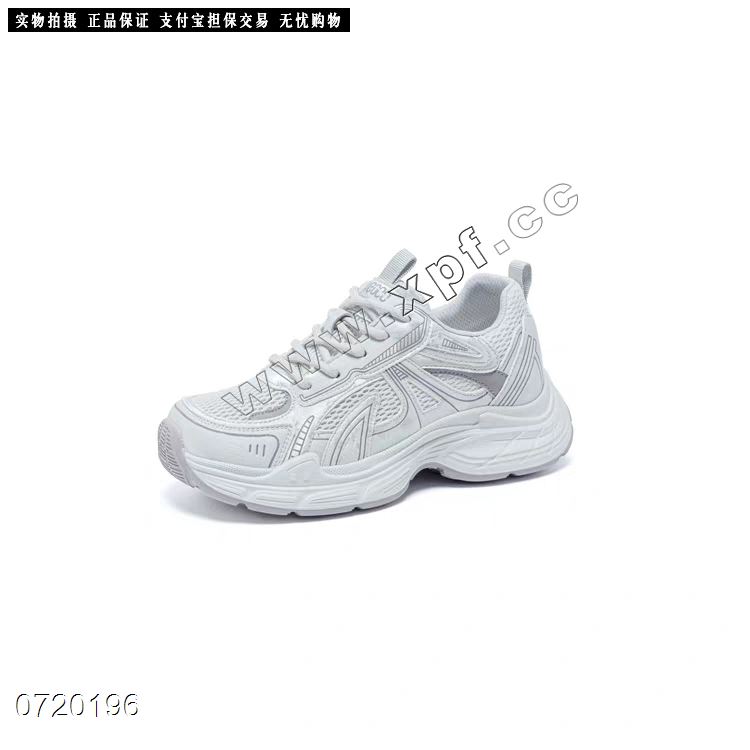 发泡轻底透网休闲鞋