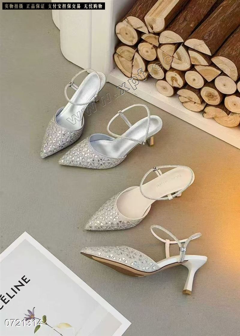 包头后空女凉鞋