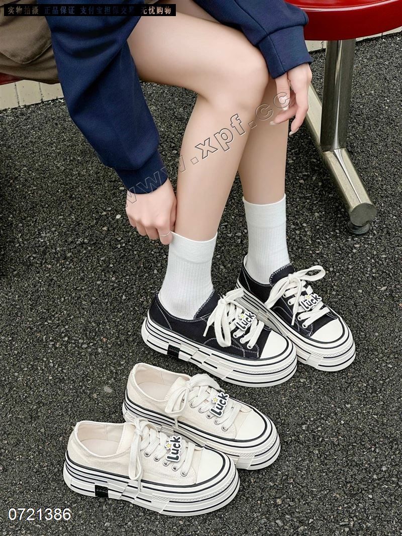 新款学生党增高Lucky字母装饰厚底帆布鞋8805
