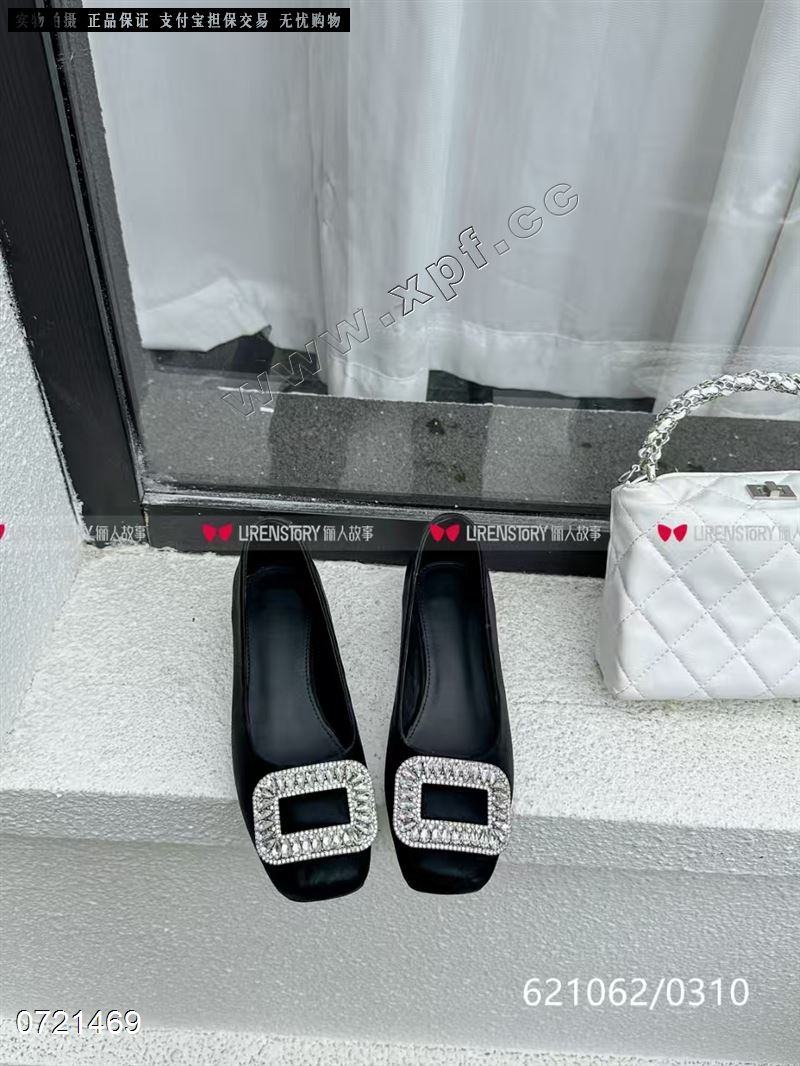 俪人故事621062  黑色5一0，香槟6一0，浅香槟