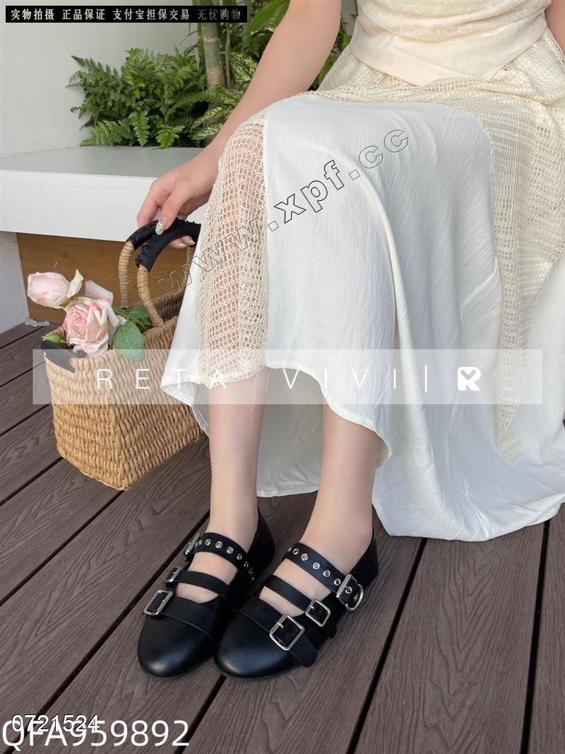 𝐑𝐄𝐓𝐀 𝐕𝐈𝐕𝐈  959892