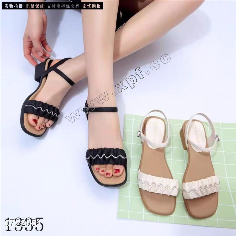 新款凉鞋1335
