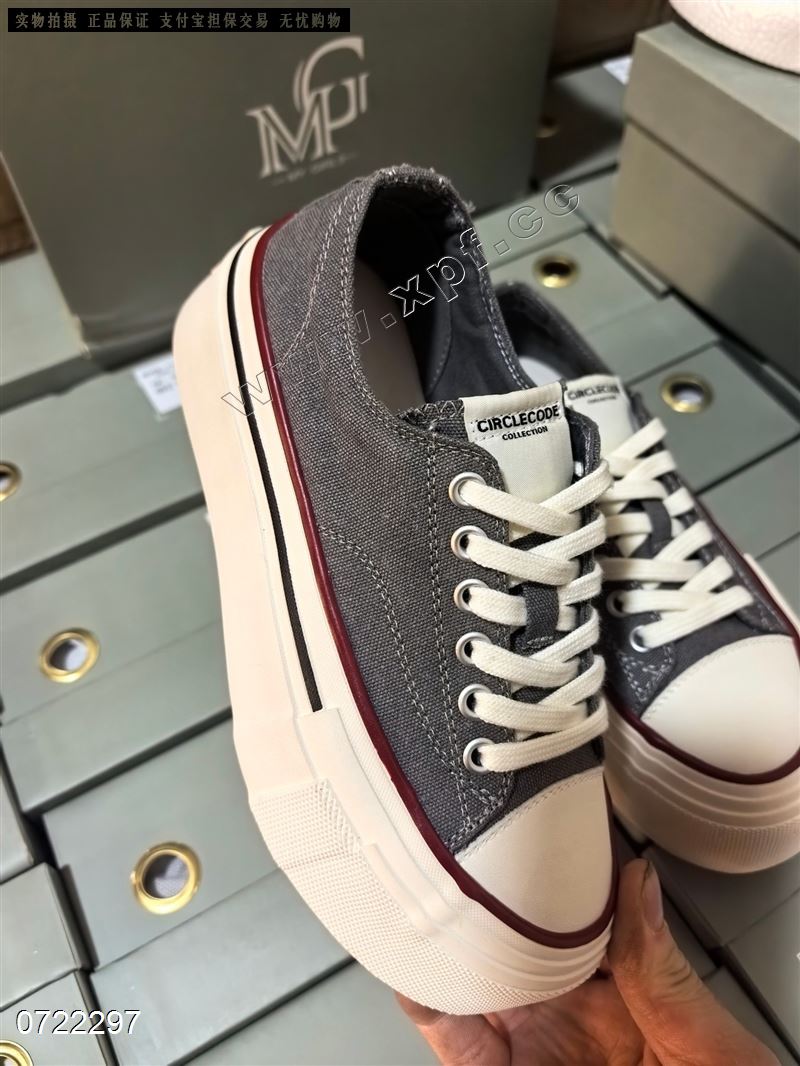 MG 时尚休闲鞋2622-1