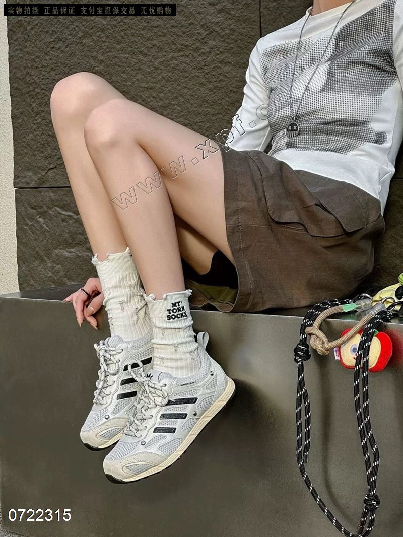 时尚休闲鞋611101-2