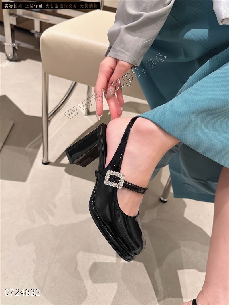 包头后空女凉鞋95 L 7一8