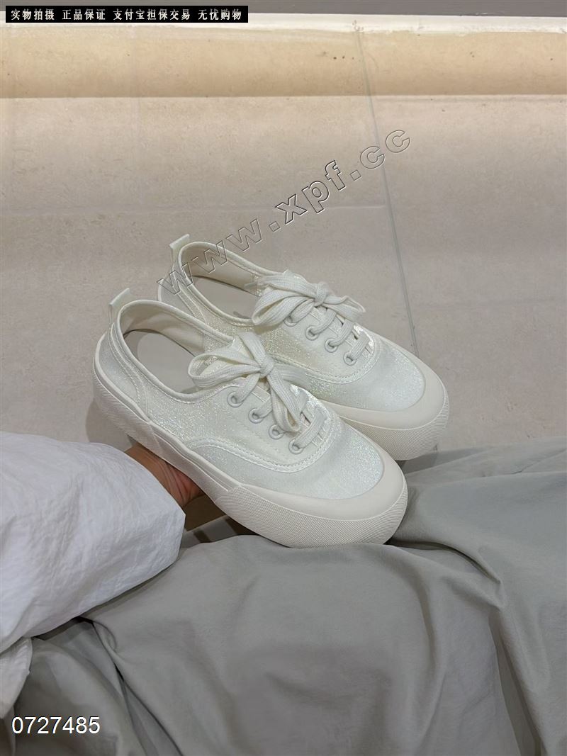 新款厚底一脚蹬休闲运动丑萌面包板鞋SA26153