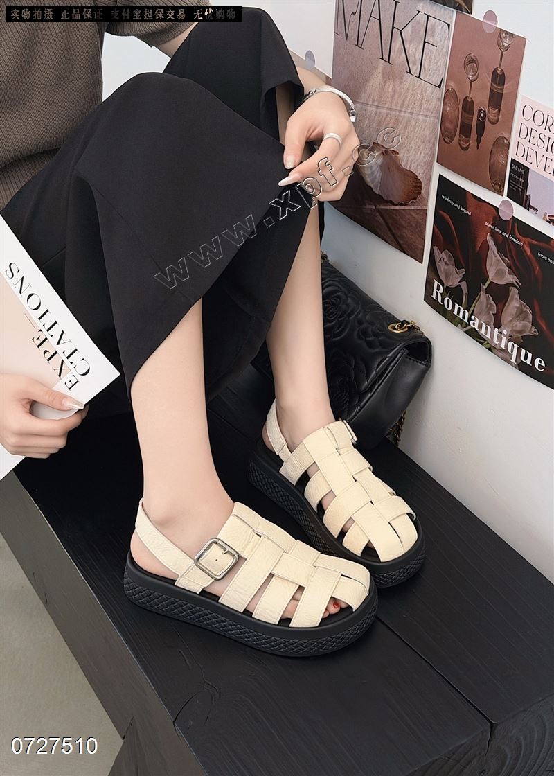 包头女凉鞋
