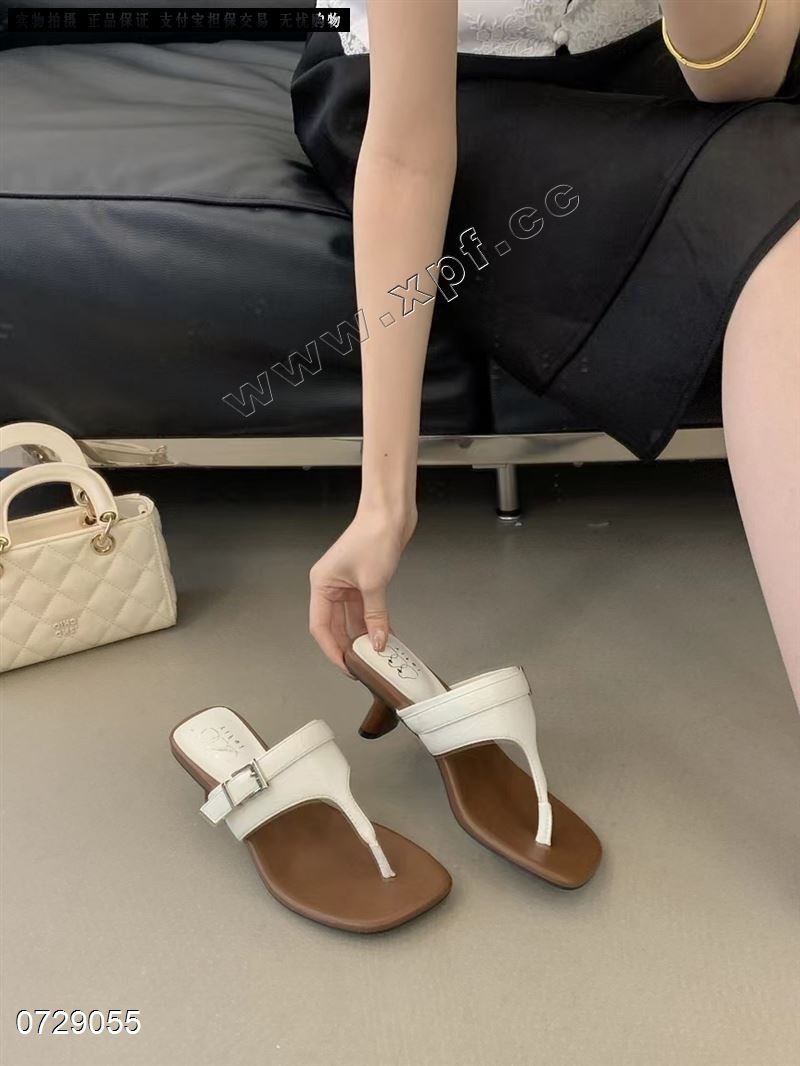 潮所爱品牌新款拖鞋到货58866-27
