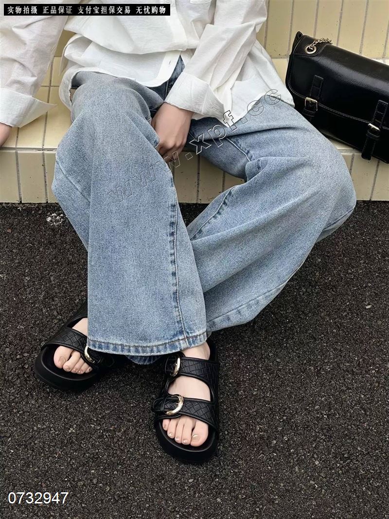 她致 3825