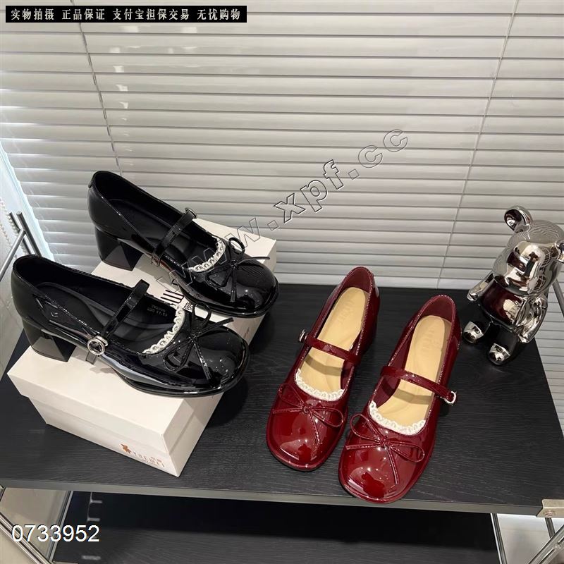 时尚单鞋
