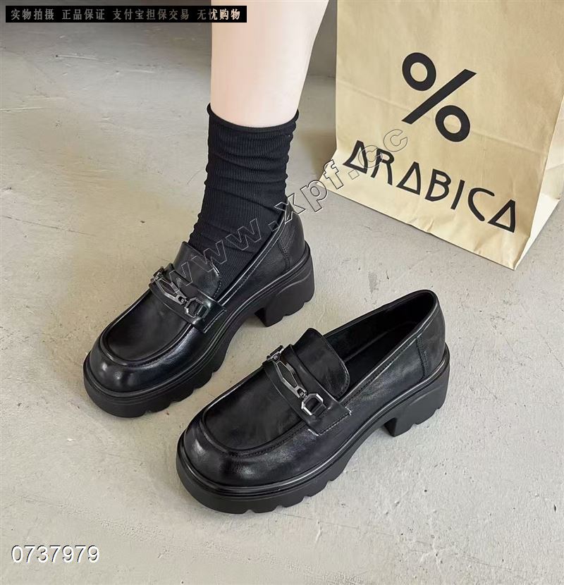 千妃娜