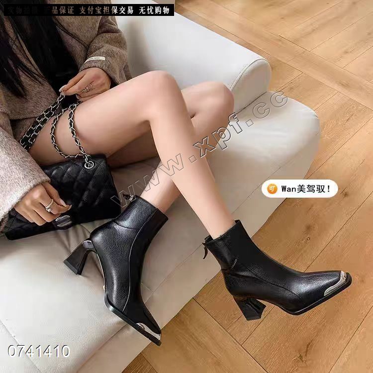 意卡丽1059  黑色44445558，棕色467788、灰色445567778  棉里