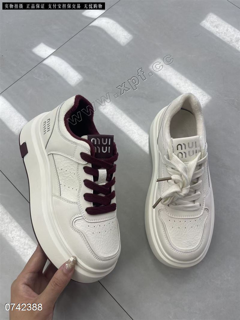 加绒休闲鞋