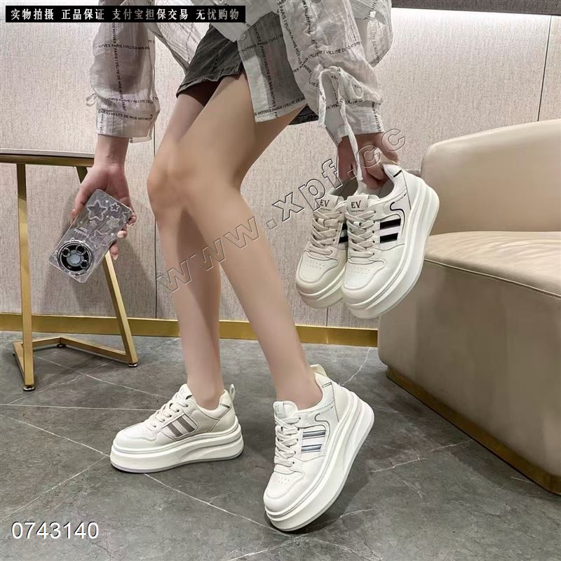 EV  厚底小白鞋